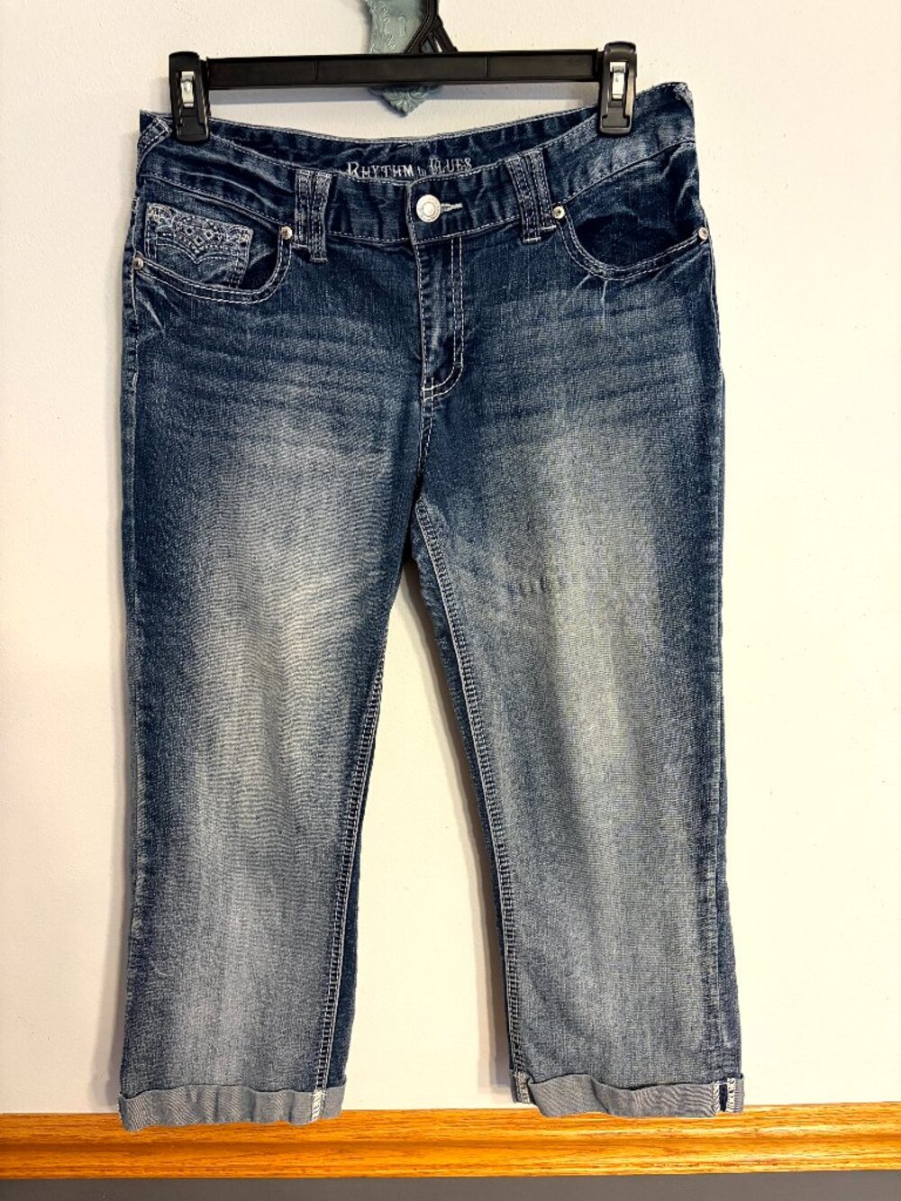 Rhythm & Blues Women's Capri Blue Denim Jeans Button Zip Embroidered Size 12